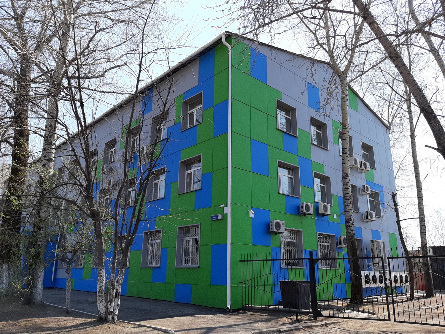 Административное здание по ул. Промывочной в г. Хабаровск.